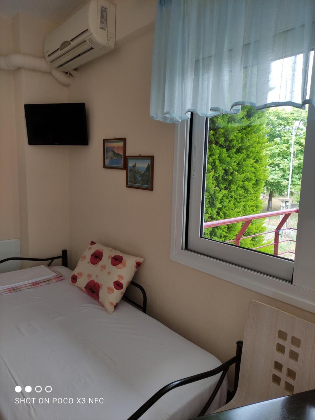 Ferienwohnung Helios Vrasná Exterior foto